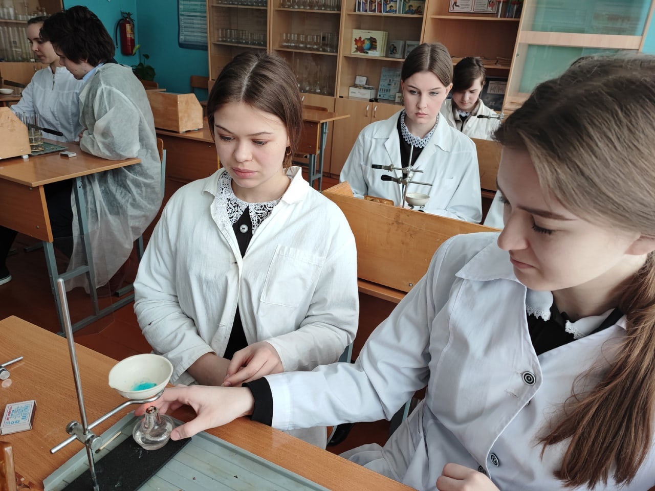 Практические занятия по химии в центре «Точка Роста»..